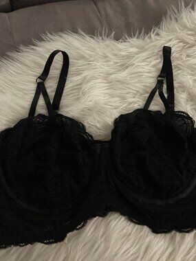 Torrid Curve NWT size 4 Black lace Balconette bralette